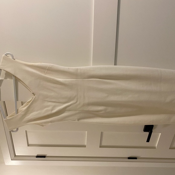 Le Chateau Dress - Picture 3 of 3